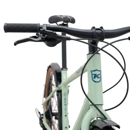 Le Kona - Dew DL est un vélo urbain/VTC destiné à un usage quotidien.