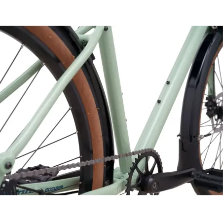 Le Kona - Dew DL est un vélo urbain/VTC destiné à un usage quotidien.