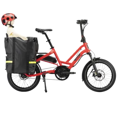 Le Storm Box Mini -Tern transforme l'arrière du vélo longtail Tern en un grand compartiment protégé contre les intempéries.