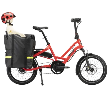 Le Storm Box Mini -Tern transforme l'arrière du vélo longtail Tern en un grand compartiment protégé contre les intempéries.