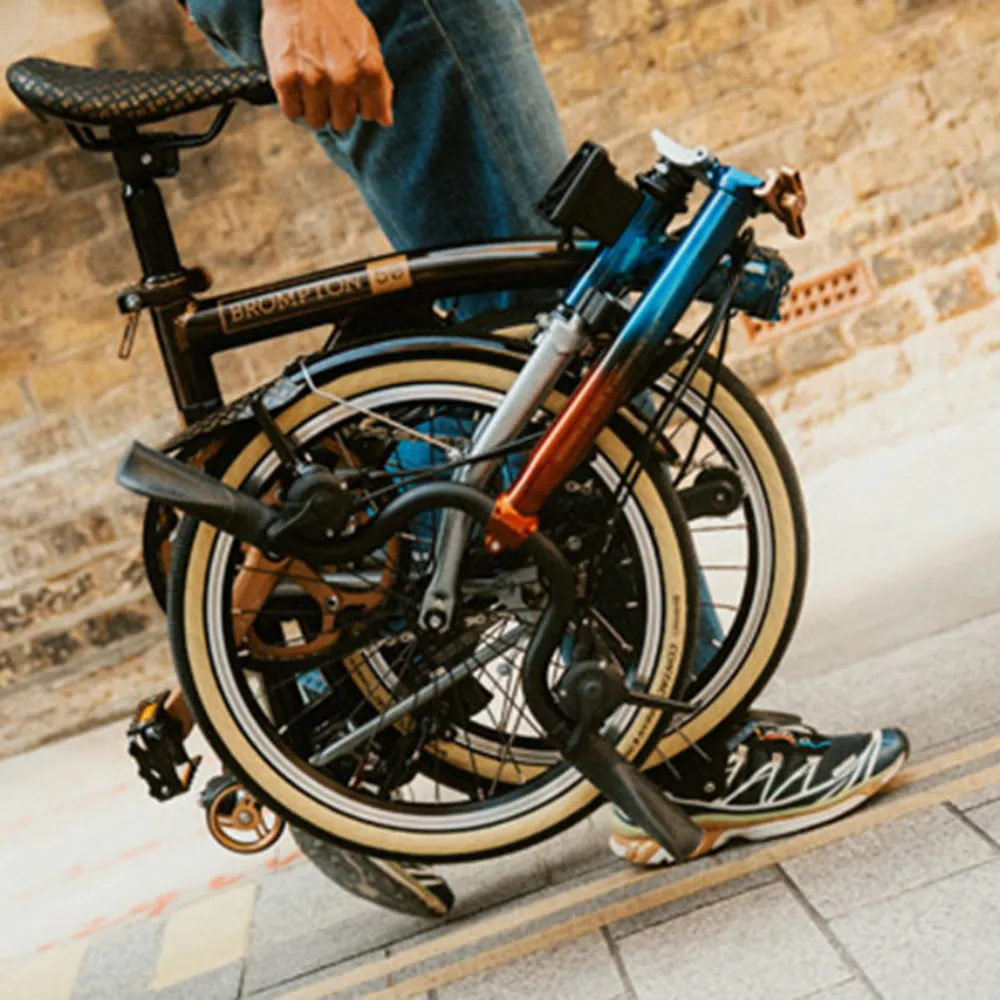 https://www.hollandbikes.com/fr/434-velo-pliant?q=Marque-Brompton
